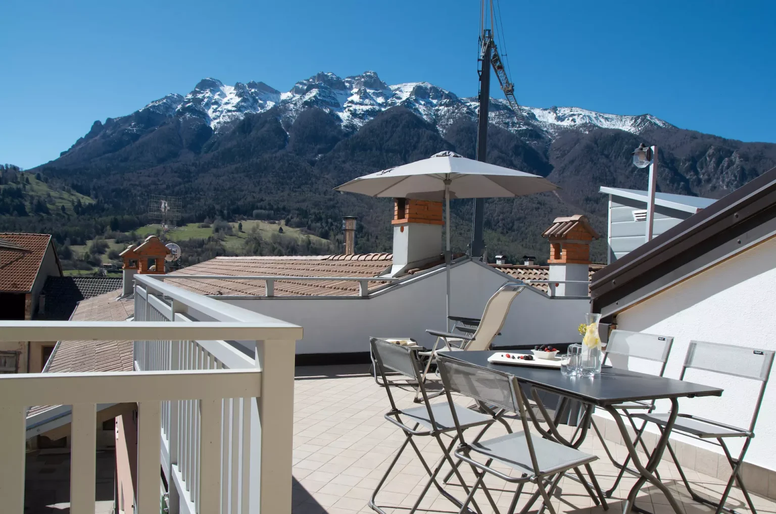 appartamento ai broli terrazza con vista montagne